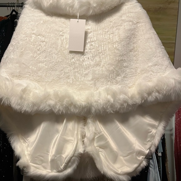 Faux. Fur wrap. OS - Picture 3 of 3